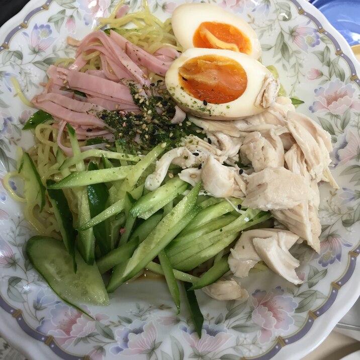 夏場にいいね！栄養バランスととのった冷やし中華！